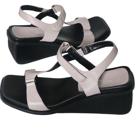 Kenneth Cole Reaction Black and Cream Sandals - Picture 1 of 10